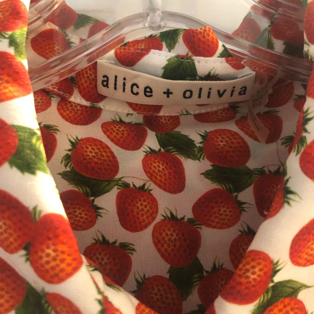 Alice + Olivia Sz. large Strawberry Jam front placket blouse.
